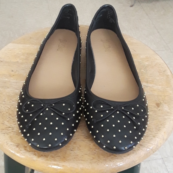 Brash Shoes - Brash gold and black edgy beaded bow flat size 7.5